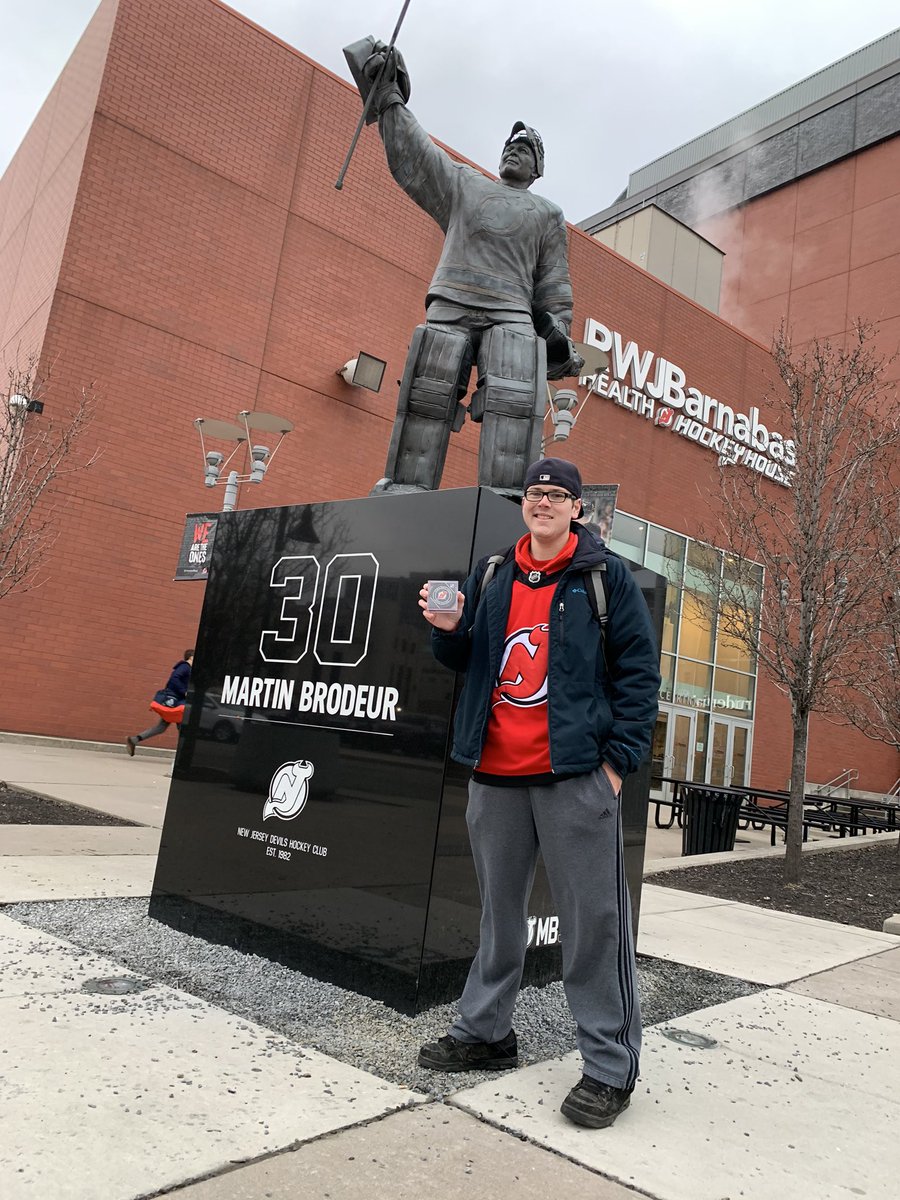 DEVILSHOLICv1's tweet photo. #2000CupNight https://t.co/t1MDMBMo4z