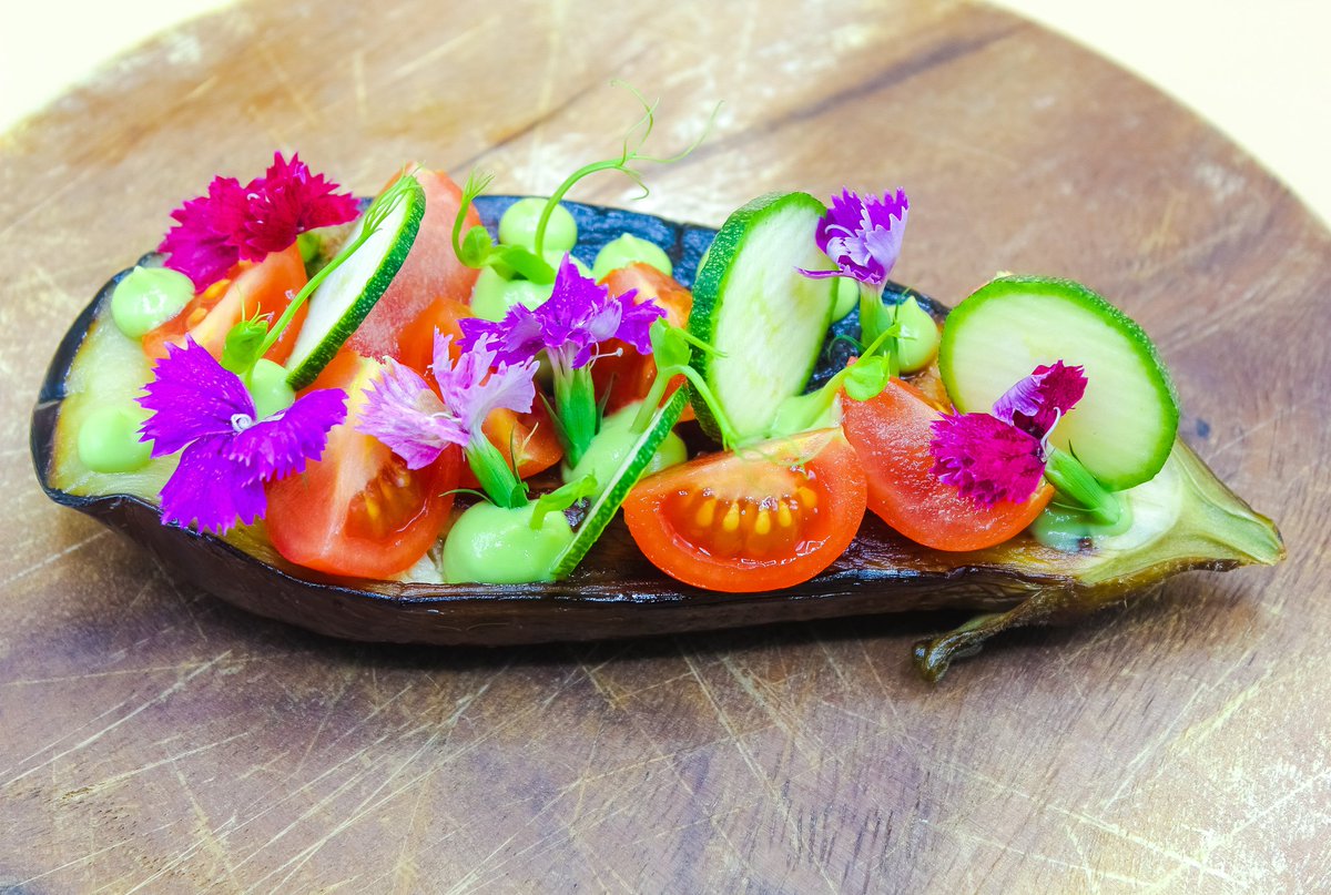 VGouloubi's tweet photo. L'aubergine ....!!#Food #afrofood #afrokitchen #afrochef https://t.co/Hb4Hl5fqNd