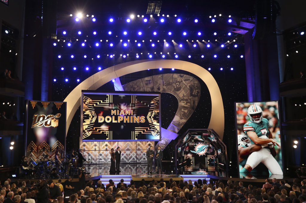 jasonsanders's tweet photo. Honored to get invited to the NFL Honors show and receive the NFL’s @Bridgestone Clutch Performance Play of the Year!  #nfl #miamidolphins https://t.co/4D5TEtt7BA