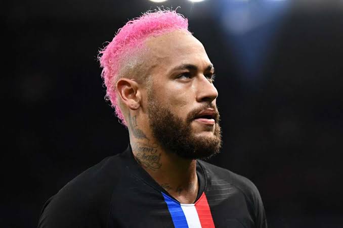 もう若くないけど ネイマール の髪色がピンクになってる オッサンには理解できないセンス サッカー フットボール フランス パリ ブラジル Neymar Football Paris France Brazil