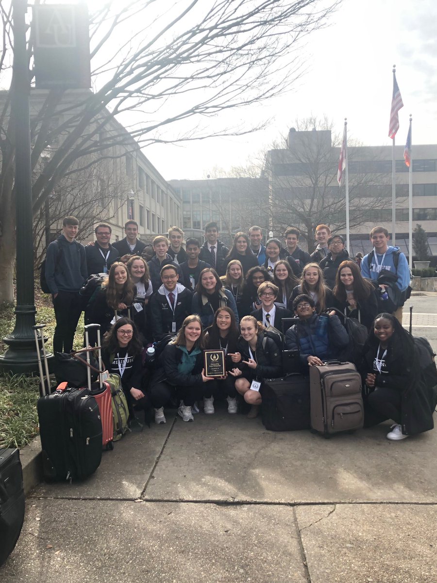 EdinaModelUN's tweet photo. bye bye D.C.!! a big congrats to our delegates who won a combined 21 awards and recognitions including a team award!! on to the next...MUNUC🤝😊✅✈️ https://t.co/K9vbR0gNBf