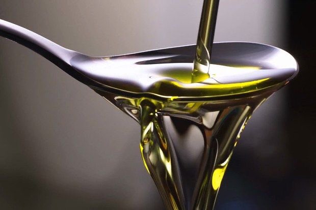 TenuteL's tweet photo. Orgogliosi del nostro olio, della nostra terra questo e’ #vita, il blend di  @TenuteL #EVOJapan2020 #evo #olio #olioextravergine #Food #foodlover #gastronomia #matera #basilicata #MadeInItaly #cibo #February2020 #olive #Foodie https://t.co/G4QVa4KTZV