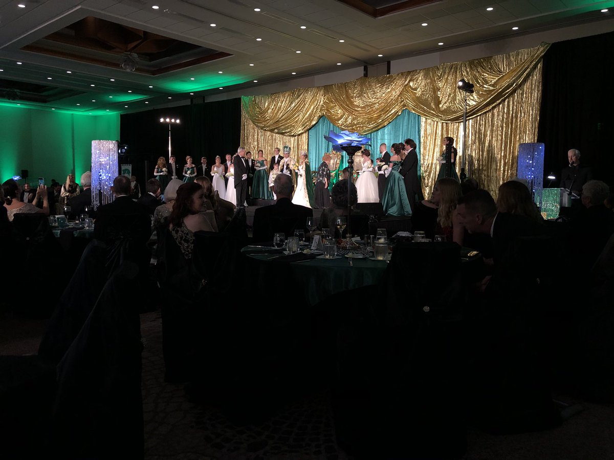 jenna_persons's tweet photo. Celebrating tradition and community last evening at the 82nd annual Edison Pageant of Light Ball #edisonia #swfl https://t.co/muT0hQvldP
