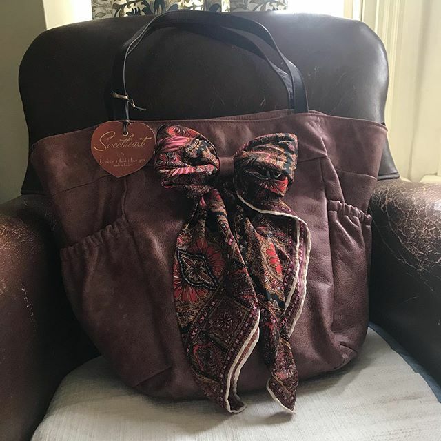 LieDown_Handbag's tweet photo. Brown tote online now 💙

#liedownithinkiloveyou #totebag #madeintgeuk https://t.co/yvBspcHXrX https://t.co/xZGOD5Tn5v