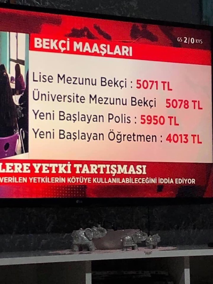 mrdaktirr's tweet photo. 7 tl fazla kazanmak için 30 bin kyk borcuyla üniversite okumak.. şaka gibi https://t.co/8ZRDTFnOU3