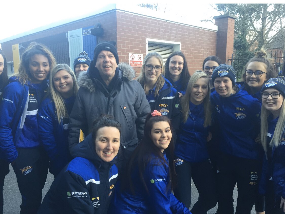 jackiespencer9's tweet photo. This man gets everywhere !#Stephenparkinlivingthedream spending the afternoon with @leedsrhinos cheerleaders @AspireCBS @irishdonal  @shireen43063687 @Samanth55916337 @terry_chez https://t.co/nWTzUDCxHN