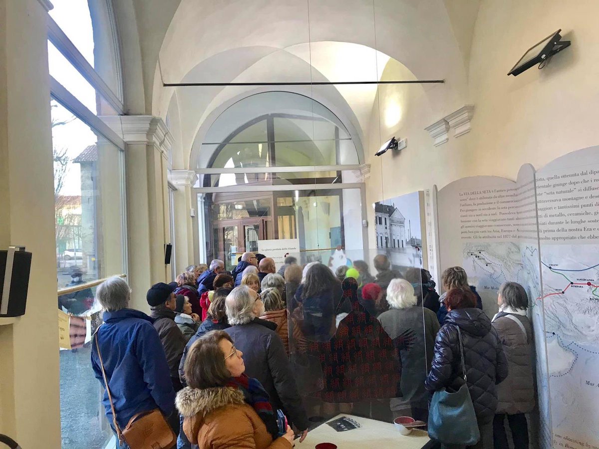 MuseoSeta's tweet image. Oggi abbiamo avuto il piacere di ospitare la tappa iniziale del tour Racconigi Città di Seta ideato dalle guide turistiche dell’ Ufficio Turistico Racconigi. 
Tra i visitatori ci ha reso omaggio il presidente di Conitours Consorzio Operatori Turistici Cuneo Alps Armando Erbi’