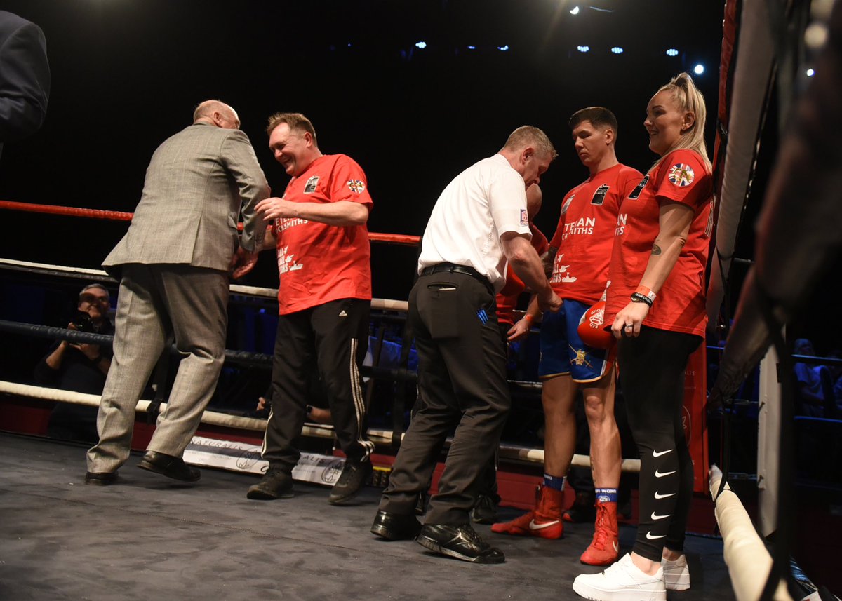 ChezNihell's tweet photo. Team work 🇬🇧🥊
@ArmySportASCB @27RegimentRLC @CO1PWRR @TalentedAthlete @armyboxingteam #TeamNIHELL
@vetlocksmith #teamcrunk #tmpdiving https://t.co/FH4rgGp0Qf https://t.co/vY3P8Oyy0O