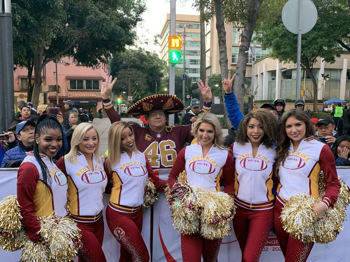 Love me some Mexico!! 🇲🇽 Had so much fun performing at @nflmx‘s #NFLFanRace ❤️. Felicidades a los ganadores 😘 #HTTR