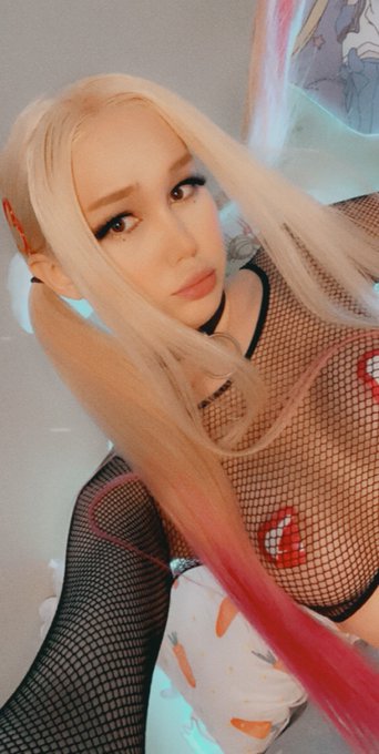 Watch Blondelashes19's leaked NSFW photo on TwXstars