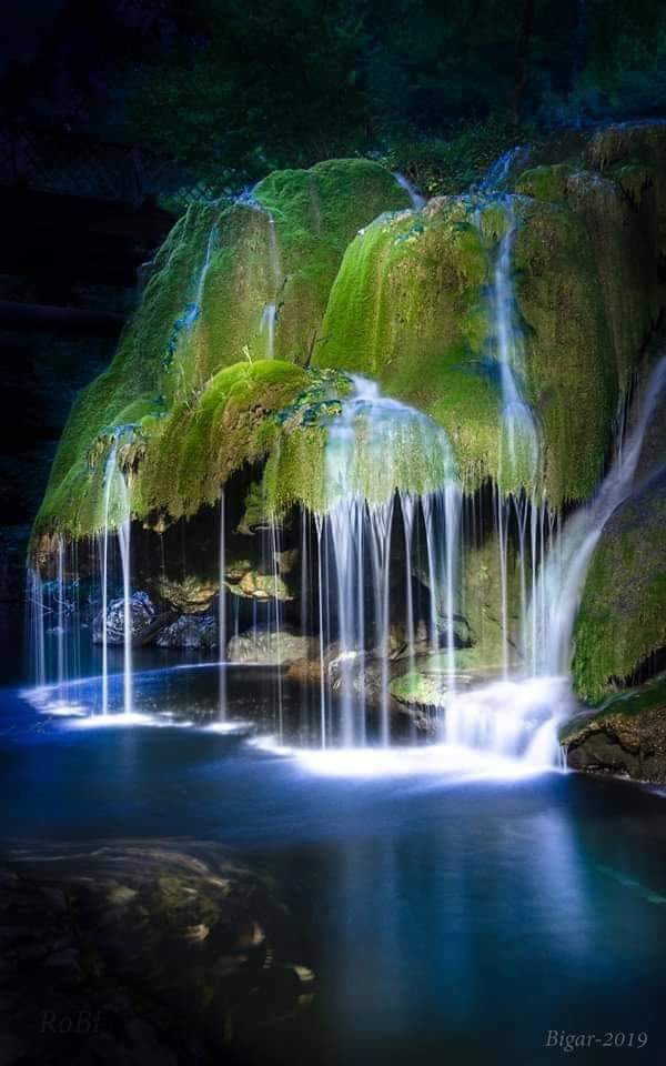 Travel_2Romania's tweet photo. Cascada Bigăr la ceas de seară, județul Caraș  Severin.
România
Foto Marieta Nica https://t.co/GQ6hPCnZjl
