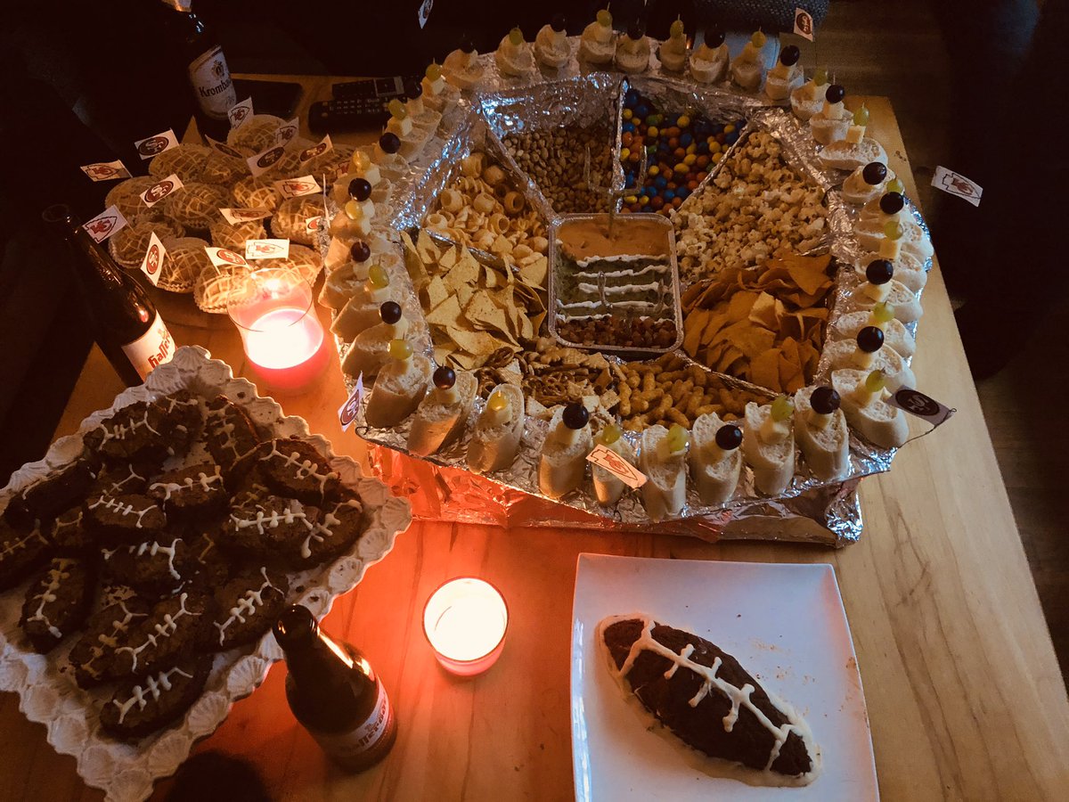 Shamuzzz's tweet photo. Kann losgehen #ranSB54
🏈🏈🏈 https://t.co/mgP2pnnNm9