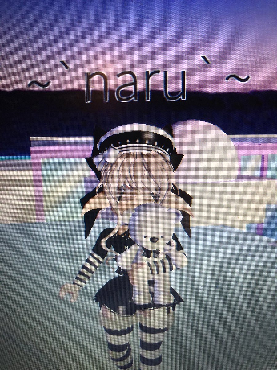 tomosia1's tweet photo. I think I made an outfit hack I hope the idea is not taken @cybernova @LeahAshe :3 ima call it sailor ribbon bow hat #royalehighoutfithack #rhhack #rh #royalehigh https://t.co/8LLKyijl9B