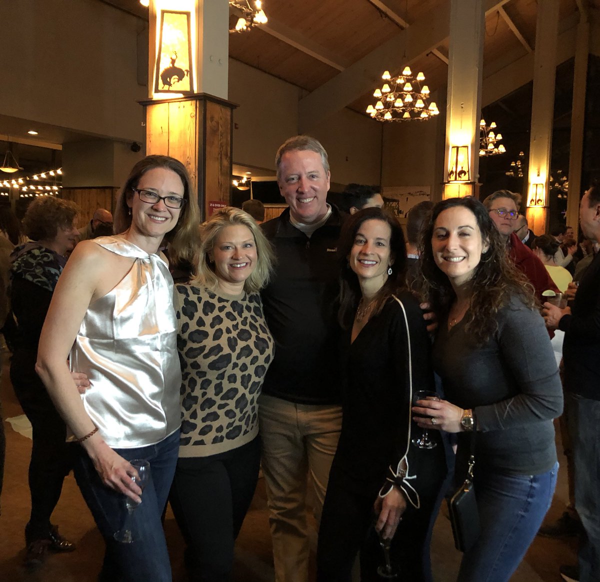 ColemanDM_vasc's tweet photo. Super Presidential Dinner!!  #VESS2020 - and that’s a wrap!  Always love @SteamboatCO @VESurgery https://t.co/lkvhFlYTQs