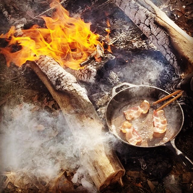 TheDangerPixie's tweet photo. #campfirecooking https://t.co/Vjh66Jfyow