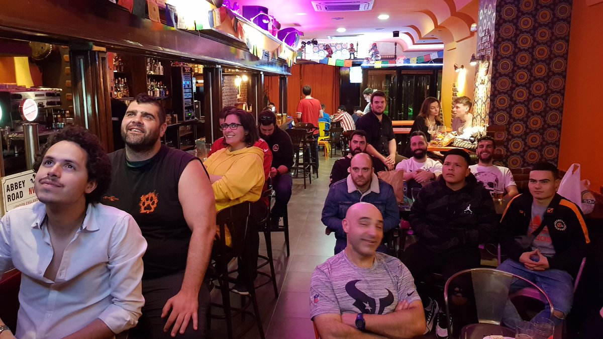 CoyotesFootball's tweet photo. Noche de #SuperBowl en el #CaffeMusic de #Santurtzi
🏈 #GoCoyotes
#SBLIV
#VamosSuperBowl https://t.co/nzR2wVKTvp