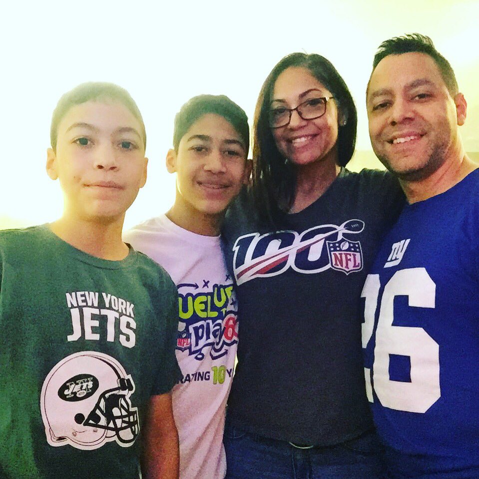ypion07's tweet photo. Super bowl 54 with the fam! 100 years of the NFL AND 10 years of Fuel Up to Play 60. @FUTP60 #ADANE #GENYOUth https://t.co/QNG6NxwDzQ