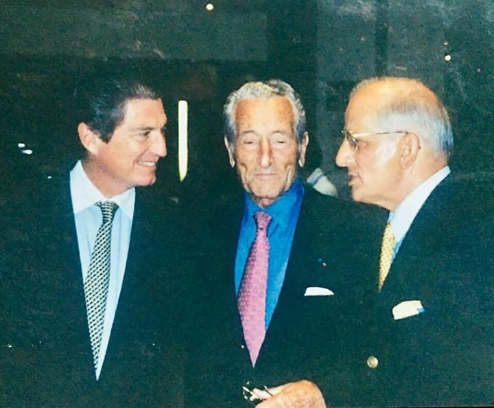 montando's tweet photo. Foto del recuerdo. Gerardo Tazzer con Pierre D’Oriola que hoy hubiera cumplido 100 años.   Tomado del muro de Carolo López Quesada. February 02, 2020 at 06:13PM https://t.co/yilTuRBSpL https://t.co/9WdDLU70bA