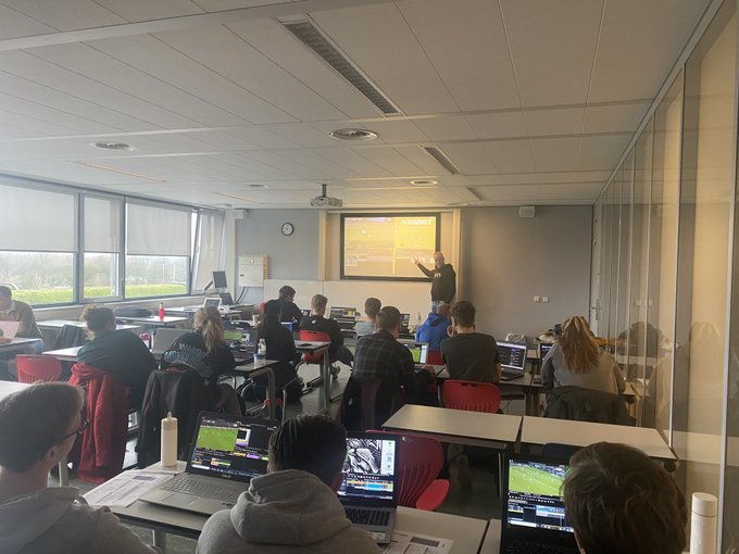 Nacsport's tweet image. Some of the top pics #NacsportUsers shared in our social media this week! Thanks, @CMetSPA @HvA @CanalMarco &amp;amp; @stemills1! 😍😘 

#AnalysisForAll