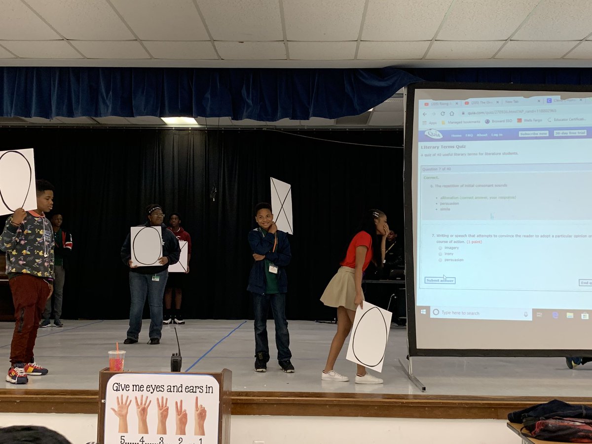 SLMSDolphins's tweet photo. Amazing literacy week celebration at SLMS!! Dolphins are on the RISE!! #godolphins #rise #catchourwave @jmostal18 @Jonatha69053834 @CSemisch @mrhhamm https://t.co/C1VexsjHh3