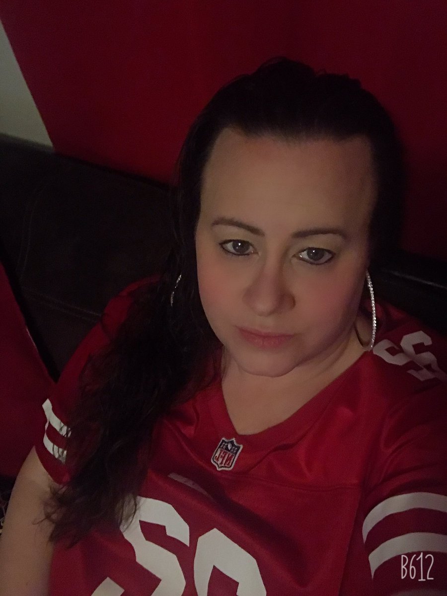 SFGiantsGrl2255's tweet photo. I’s ready! ##49ers #SuperBowl #LetsGetSix https://t.co/nljfZ3MLUi