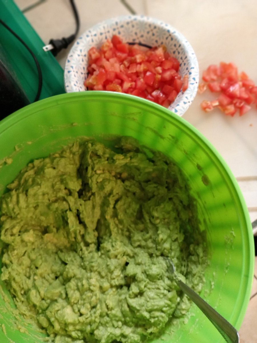 aangieapodaca's tweet image. Thank you ACE program for teaching my son how to make guacamole for the Superbowl #SuperBowl #ACEprogram #TeamSISD #Escontrias  @Escontrias_ES @ILara_CI  🏈🏈❤️
