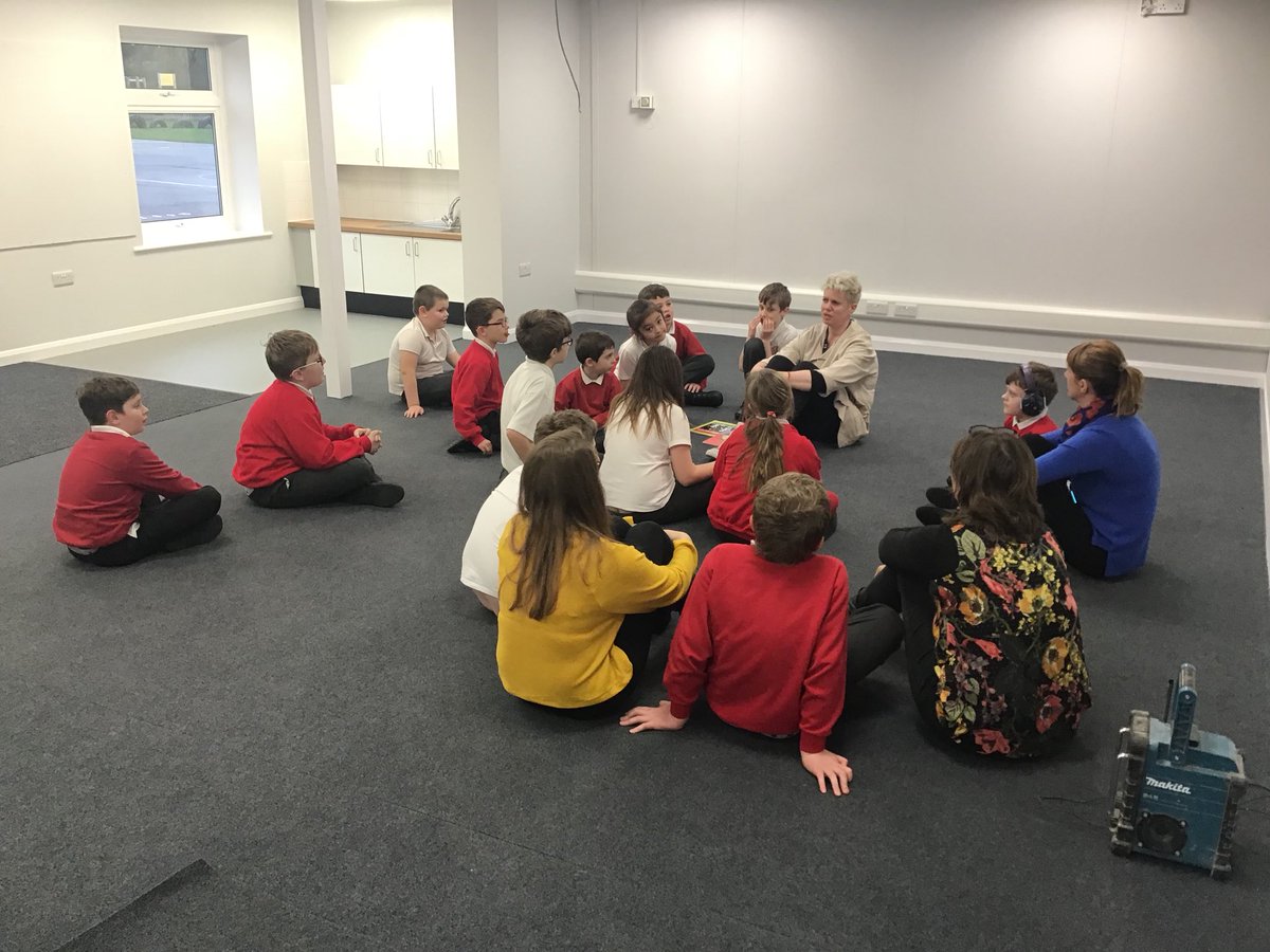 wansdykedevizes's tweet photo. With the building work complete, our Rainbow class were keen to explore their new surroundings and enjoyed a story with Miss K in one of the newly extended classrooms on Friday afternoon 🙂 #shareastory https://t.co/rmU3C3Pz8l