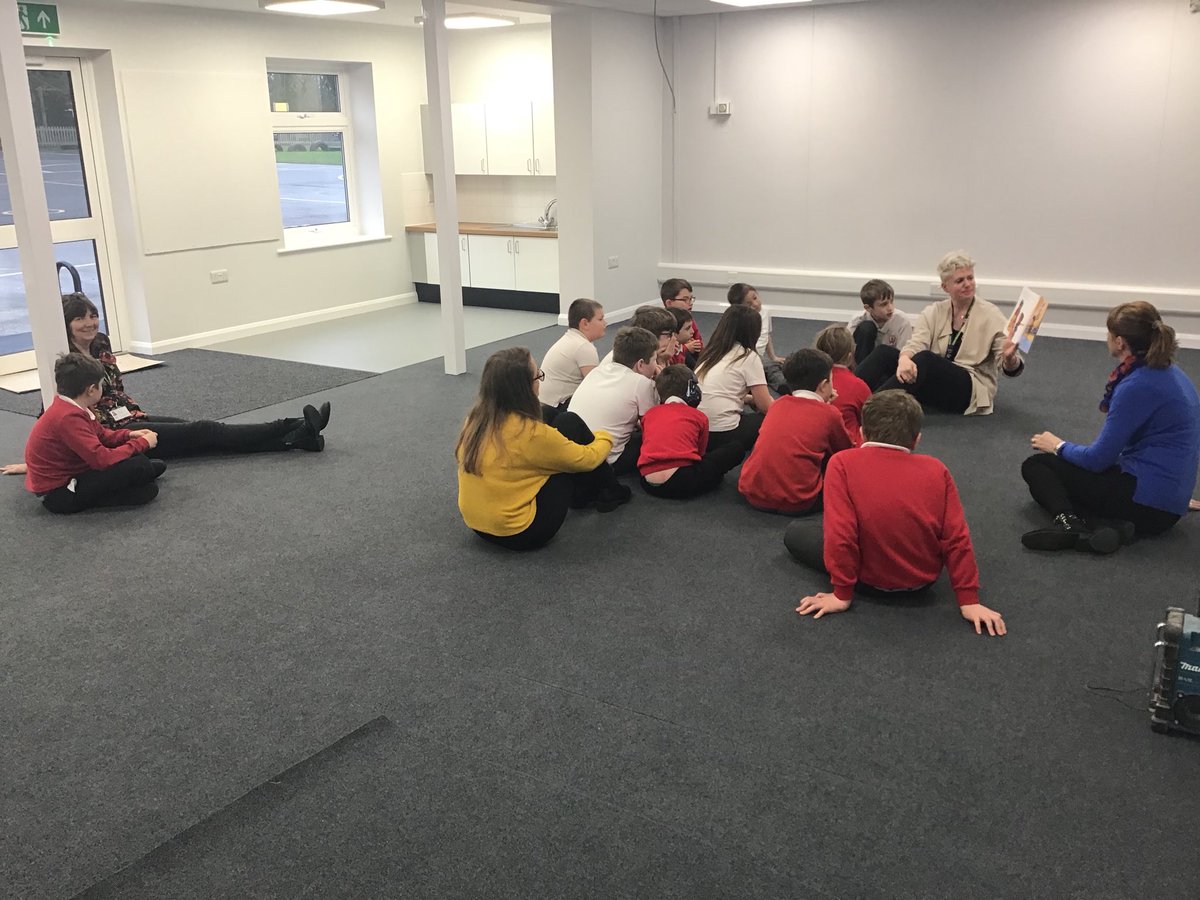 wansdykedevizes's tweet photo. With the building work complete, our Rainbow class were keen to explore their new surroundings and enjoyed a story with Miss K in one of the newly extended classrooms on Friday afternoon 🙂 #shareastory https://t.co/rmU3C3Pz8l
