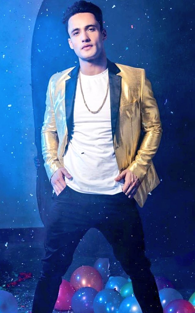 PewekarSaad's tweet photo. #supportasim
#AsimRiazToWin
#Asimthewin
#AsimFandomHits15M https://t.co/9Gq9wTbFC2