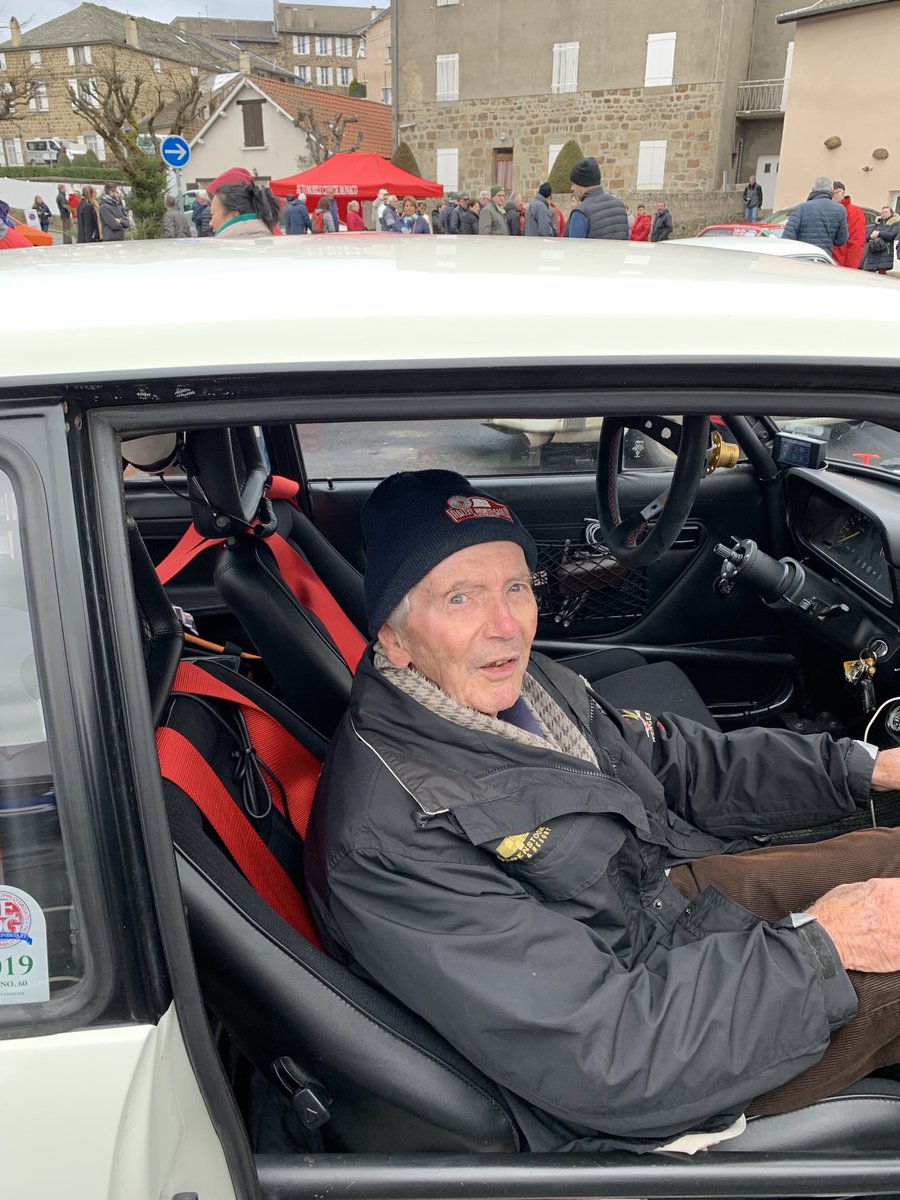 #RallyeMonteCarloHistorique ⁦<a href="/BrantzRally/">BrantzRallyMeters</a>⁩ Great to see Willy Cave out today at a control on the Monte what a rally legend.
