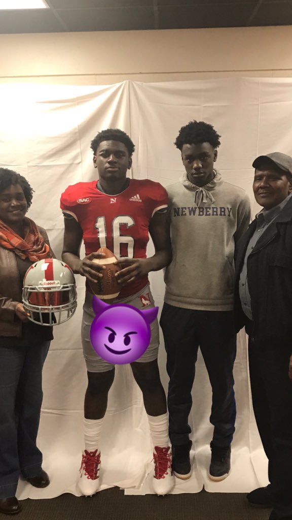 zay_chalmers5's tweet photo. I’m glad to Announce that I’m committing to newberry college @Newberry_FB 💪🏽 https://t.co/3OmF9EuKJ5