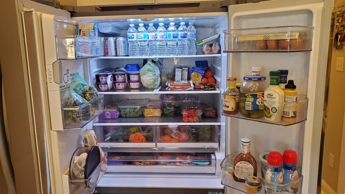 coach_brodie's tweet photo. Train like an athlete? Eat like an athlete! Fresh produce, veggies, and meat!
P. S. The Diet Coke is for the Mrs.
#slowfeetdonteat #WRcoach #CBtraining #offseasontraining https://t.co/By6RB3UuND