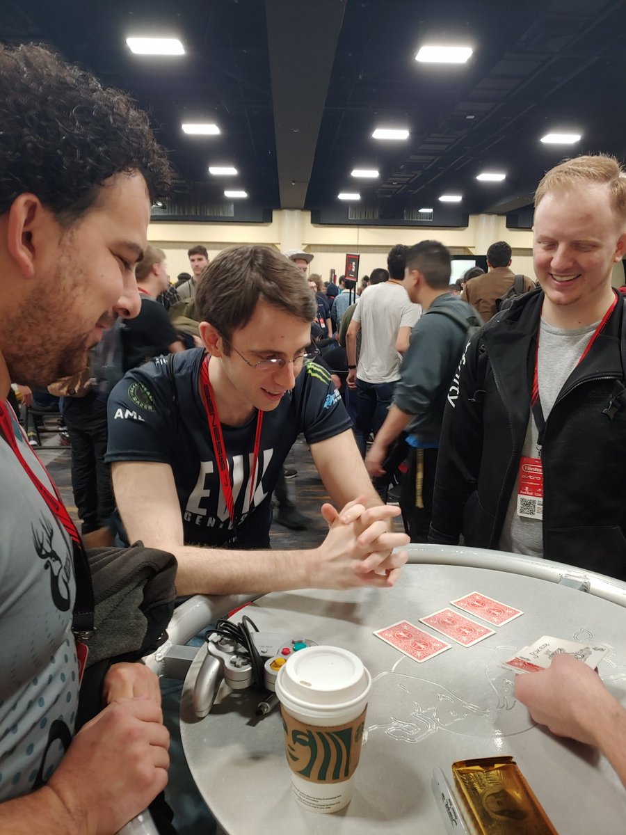 Had the privilege of doing magic with <a href="/SSBMtwin1/">David</a> for @EG_PPMD <a href="/FireworksRL/">Fireworks</a> and <a href="/LFGBIMBO/">LFG| Bimbo</a> at #Genesis7 these guys are awesome and I can only wish you all the best success with your careers 😁
