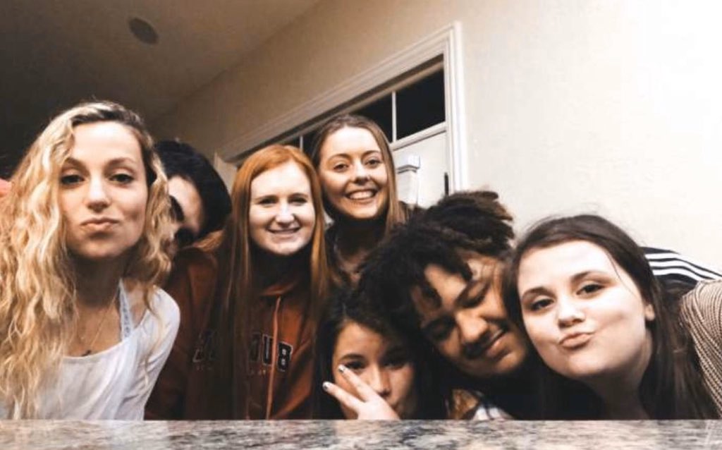 abbeyansel's tweet photo. Honestly couldn’t ask for a better group of people to have in my life💞 https://t.co/UyEuz9thtU