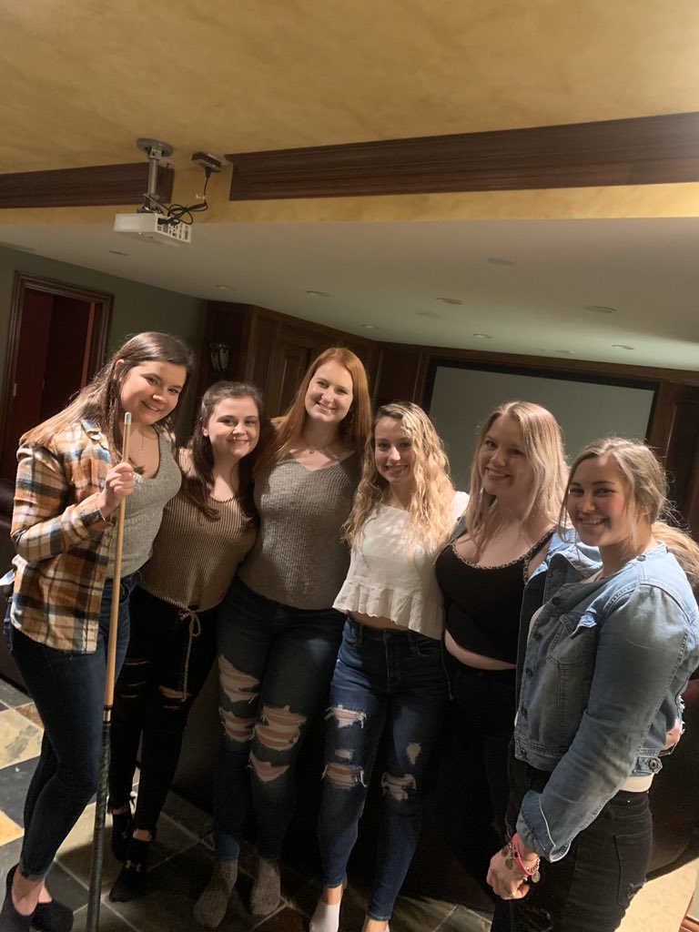 abbeyansel's tweet photo. Honestly couldn’t ask for a better group of people to have in my life💞 https://t.co/UyEuz9thtU