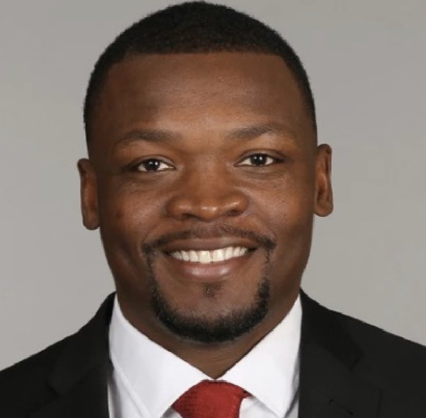 UofSC_HRSM's tweet photo. The #SuperBowl has plenty of garnet and black! #UofSCHRSM students are working the game and gaining career experience. As for HRSM alumni, Justin Drum works in the #49ers front office, Rod Wilson on the #Chiefs coaching staff, and Deebo Samuel will be playing! #ForeverToThee https://t.co/k8WKj5Froi