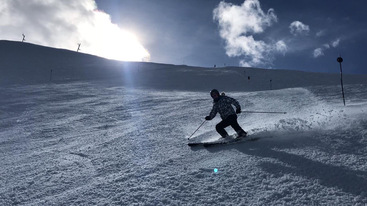 StevenPark_12's tweet photo. Two great days skiing so far! ⛷ @Katk01 https://t.co/IyRSjtlpqf