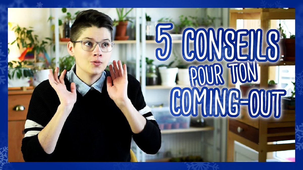 Matthieu sur une miniature de vidéo avec un pull noir et un texte cinq conseils pour ton coming-out