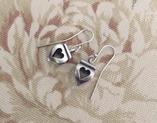 247LovingLife's tweet image. #etsyshop #JamesAvery #Vintage #SterlingSilver #Hearts ❤️#Finials #Earrings #Jewelry #valentinesgifts #ValentinesDayGifts ❤️#Gifts #etsy #etsyfinds #etsysellers #etsyvintage #gorgeous #vintagejewelry etsy.me/2Uk3e5q