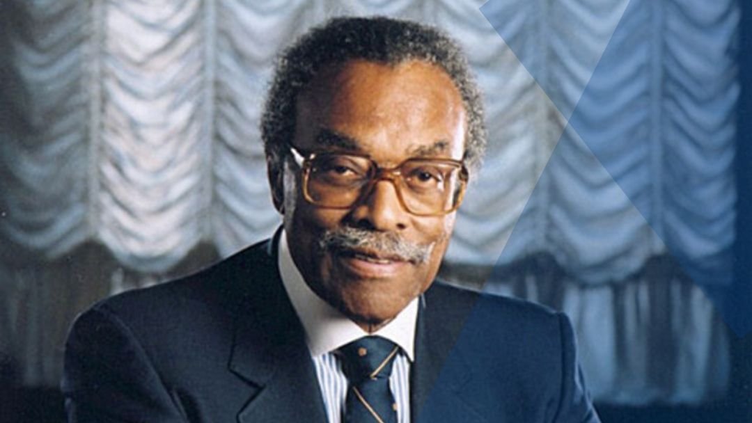 Lincoln Alexander's legacy teaches us how to "set a higher example for others to follow." We celebrate his wisdom and accomplishments within the #BlackHistoryMonth2020 
#globalshapers