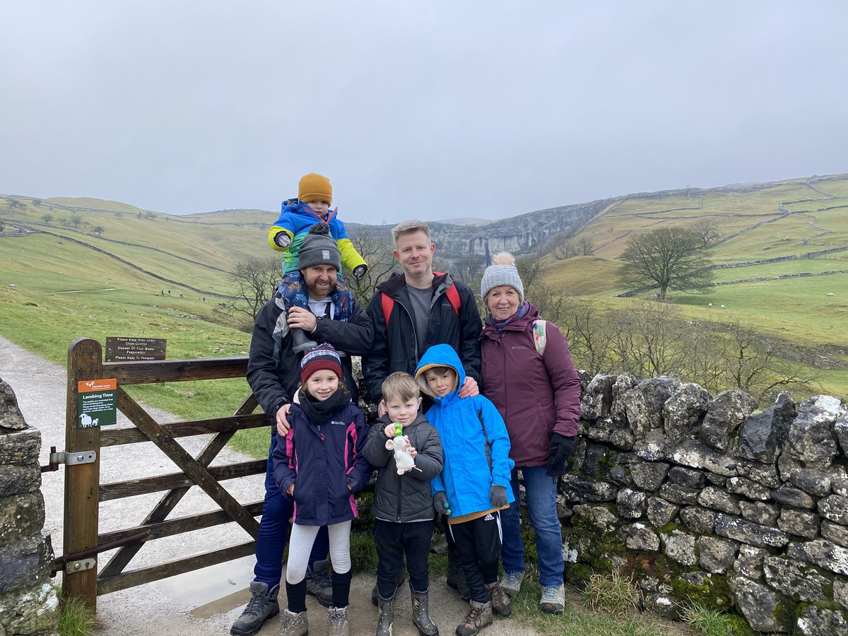 Ropehead84's tweet photo. Joey mouse at Malham Cove @MuchwooltonFS https://t.co/opr134DuyN