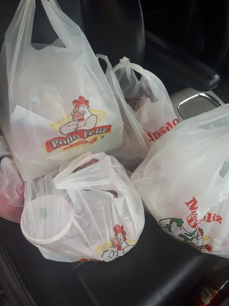 Cuando uno tiene varo, se puede dar ciertos lujos... <a href="/pollofeliz/">Pollo Feliz</a>

Ya hace hambre, provecho.