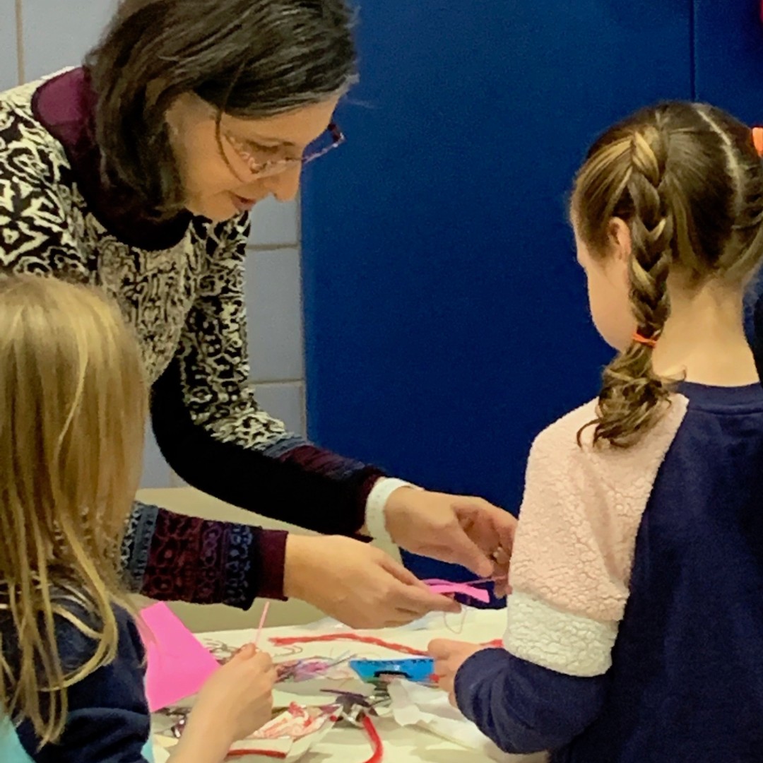 Dr. Lin and her family spent this afternoon at the Jewish Community Center, teaching kids how to suture.  Their skills were impressive!

#JCC . #DPC . #DPClife . #CommunityDoc . #SoMeDocs .