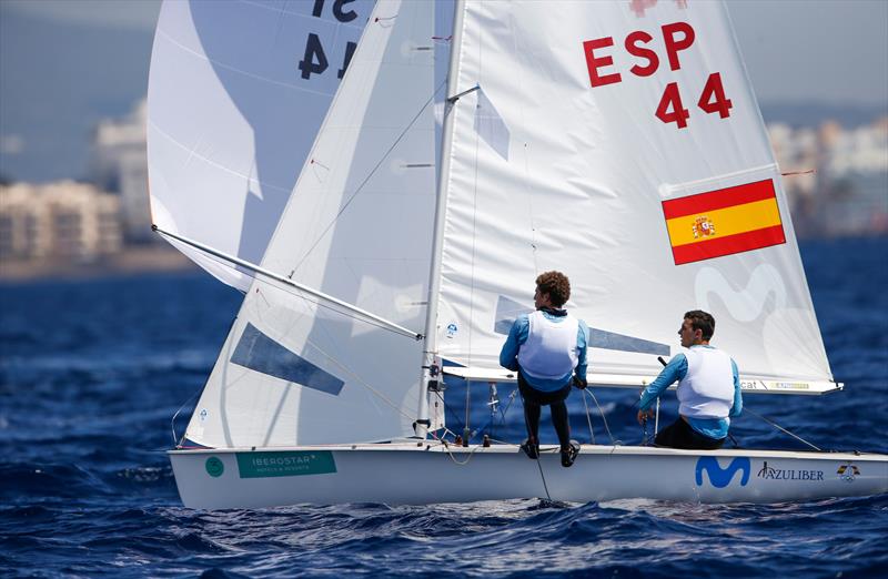 YachtsandYachting.com (@yandyfeed) on Twitter photo Making the 470 even more valid: You know, sailing is more than ever a wider, and divergent set of groupings - <a href="/470Sailing/">470 Olympic Sailing</a> #AUS11 <a href="/BelcherMathew/">Mathew Belcher OAM</a> <a href="/WillRyanAUS/">Will Ryan</a> yachtsandyachting.com/news/226205/Ma… Making the 470 even more valid: You know, sailing is more than ever a wider, and divergent set of groupings - <a href="/470Sailing/">470 Olympic Sailing</a> #AUS11 <a href="/BelcherMathew/">Mathew Belcher OAM</a> <a href="/WillRyanAUS/">Will Ryan</a> yachtsandyachting.com/news/226205/Ma…