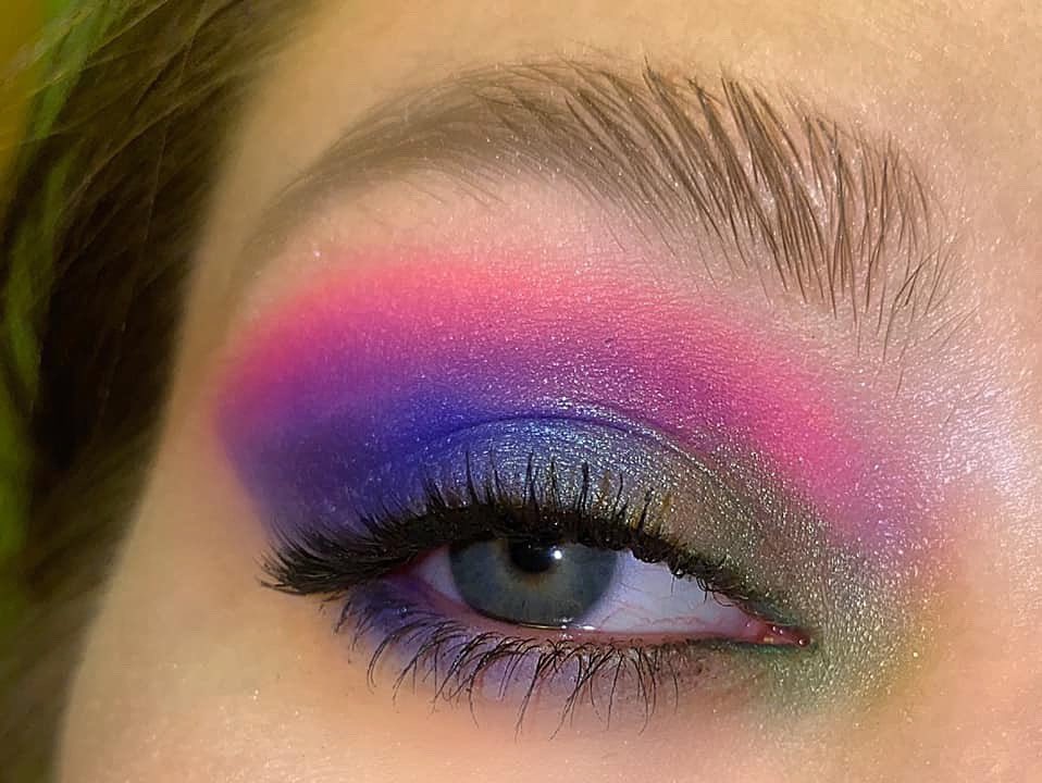 mainelymakeup's tweet photo. Team work makes the dream work! A little spicy peacock inspired makeup look @JeffreeStar @JeffreeStarPR x @ABHcosmetics @norvina1 #jawbreakerpalette #norvinapro3 #discoverme #norvinaarmy #tagjeffree #tagnorvina #makeuparmy #makeupalien #onlymy6theyelook #superbowlsundaymakeup https://t.co/ojxLKn62fg