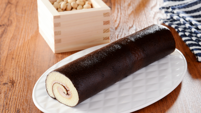 ローソン 今日は 節分 です チョコロール は 恵方巻 みたいなロールケーキです ベーカリーコーナーにあります ローソン T Co 0pst691wvx