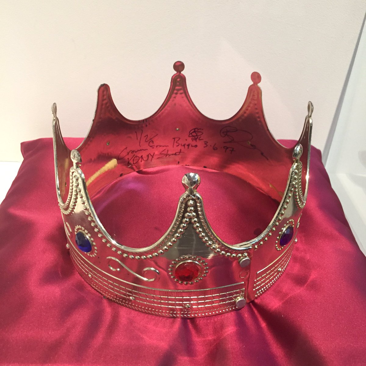 A crown. Looks a bit cheap. Why the big deal?