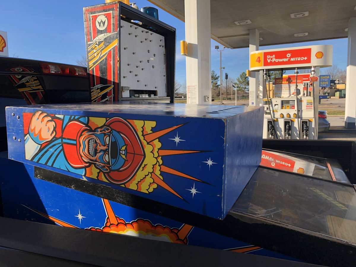 CaptNRetro's tweet photo. How was your weekend? #pinball #arcade #kingofpickups https://t.co/r4gSHFUbj5