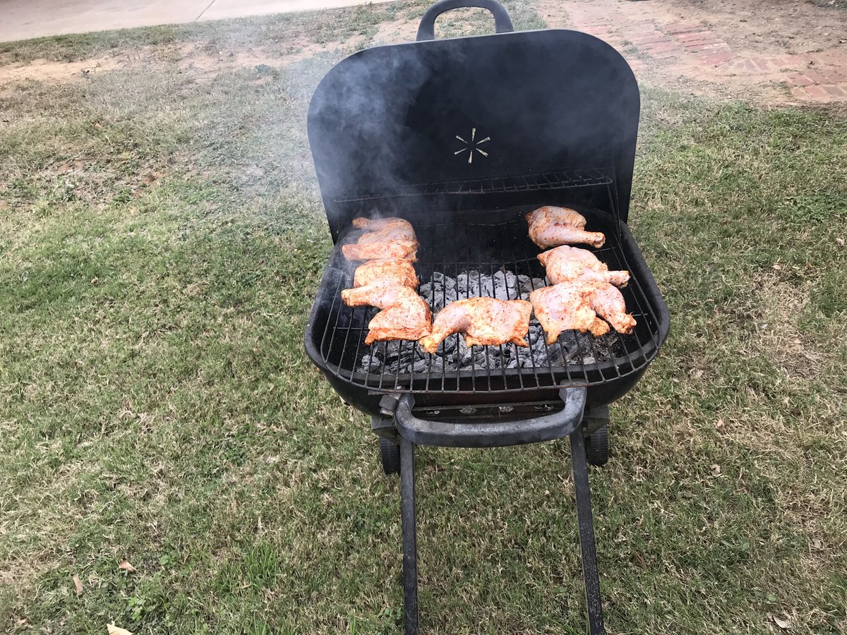 HGsrcia's tweet image. Ready for the Súper bowl!  This is what’s for dinner, plus ribs and brisket!