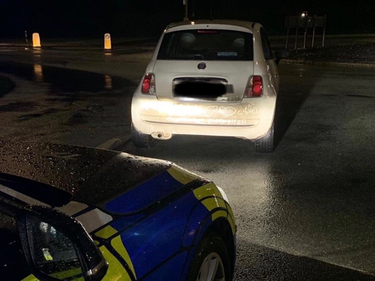 LancsRoadPolice's tweet photo. The driver of this car in Barton struggled to negotiate a left hand bend crossing the solid white line and almost collided head on with #HO76. No surprise the driver was over twice the drink drive limit. Driver arrested and car seized. #T2TacOps. #nonfortheroad. https://t.co/Au8Y7cFbDM